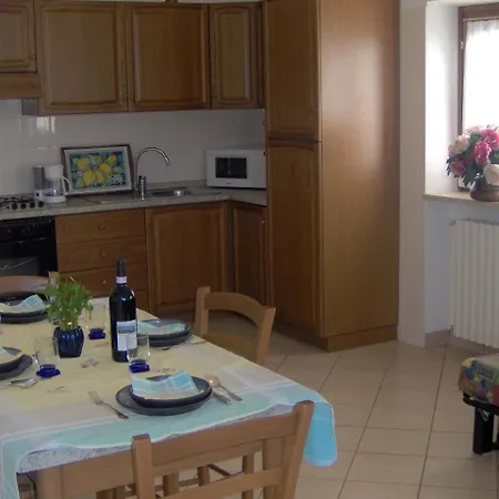 Sleeps 4 Pool Wifi * Bardolino