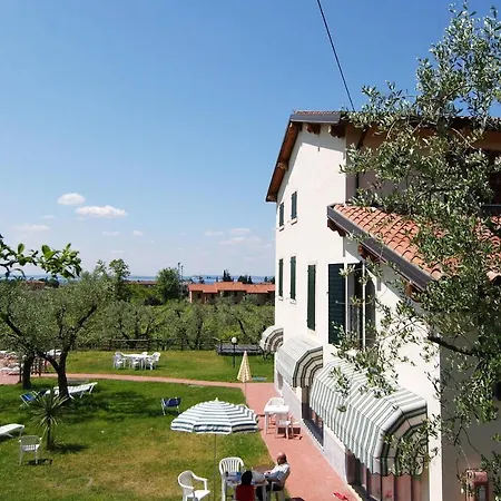 Sleeps 4 Pool Wifi Apartment