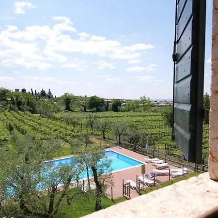 Sleeps 4 Pool Wifi Apartment *