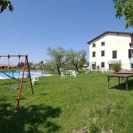 Sleeps 4 Pool Wifi Bardolino