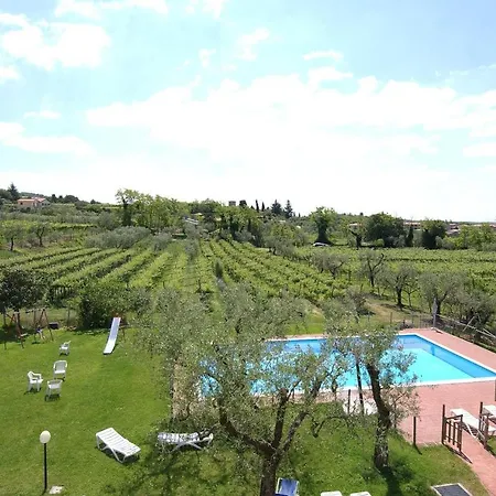 Apartment Sleeps 4 Pool Wifi