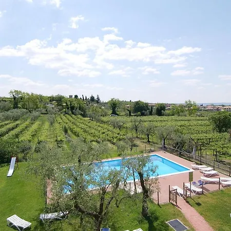 Sleeps 4 Pool Wifi * Bardolino