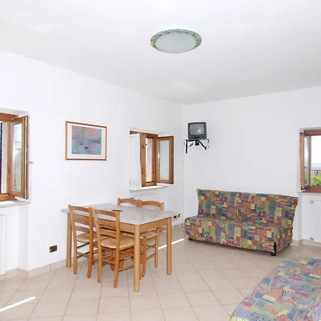 Sleeps 4 Pool Wifi * Bardolino