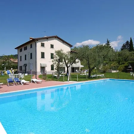 Sleeps 4 Pool Wifi